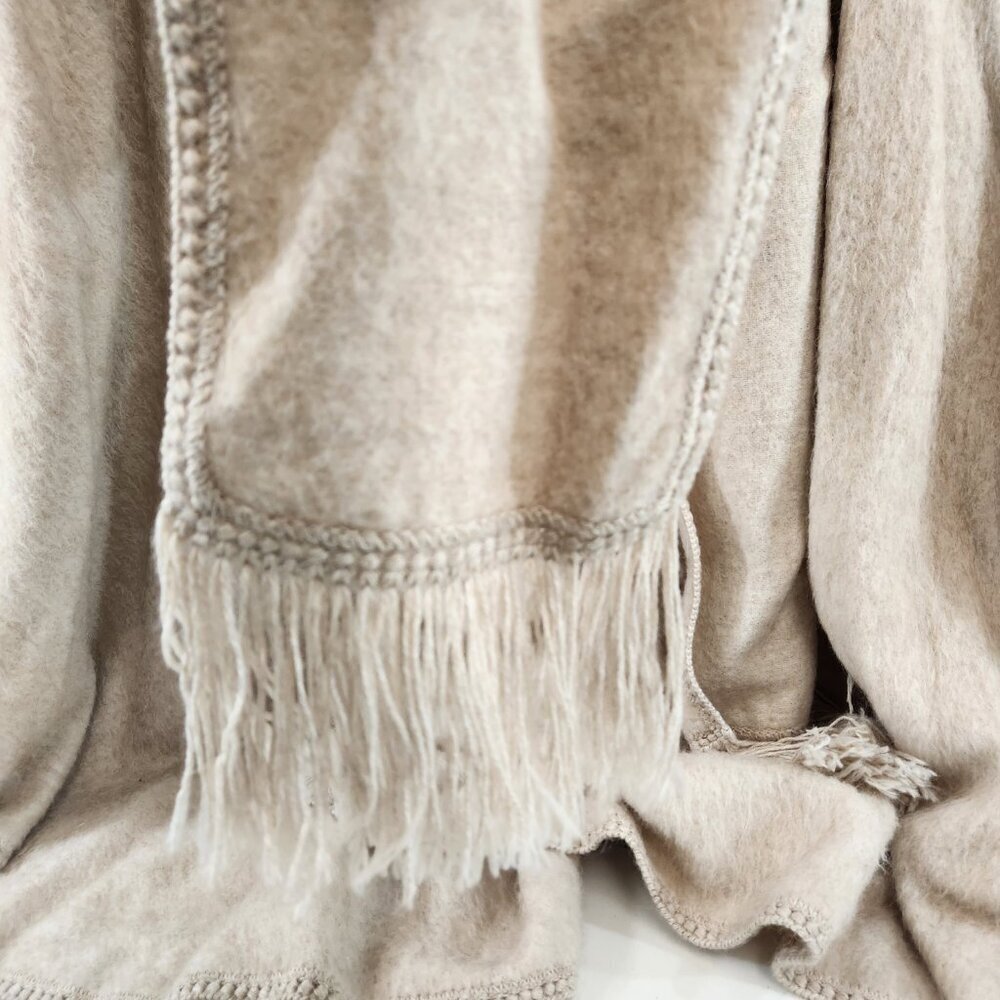 Alpaca Wool Cape w/ Attached Scarf Made in Peru - Picture 2 of 11